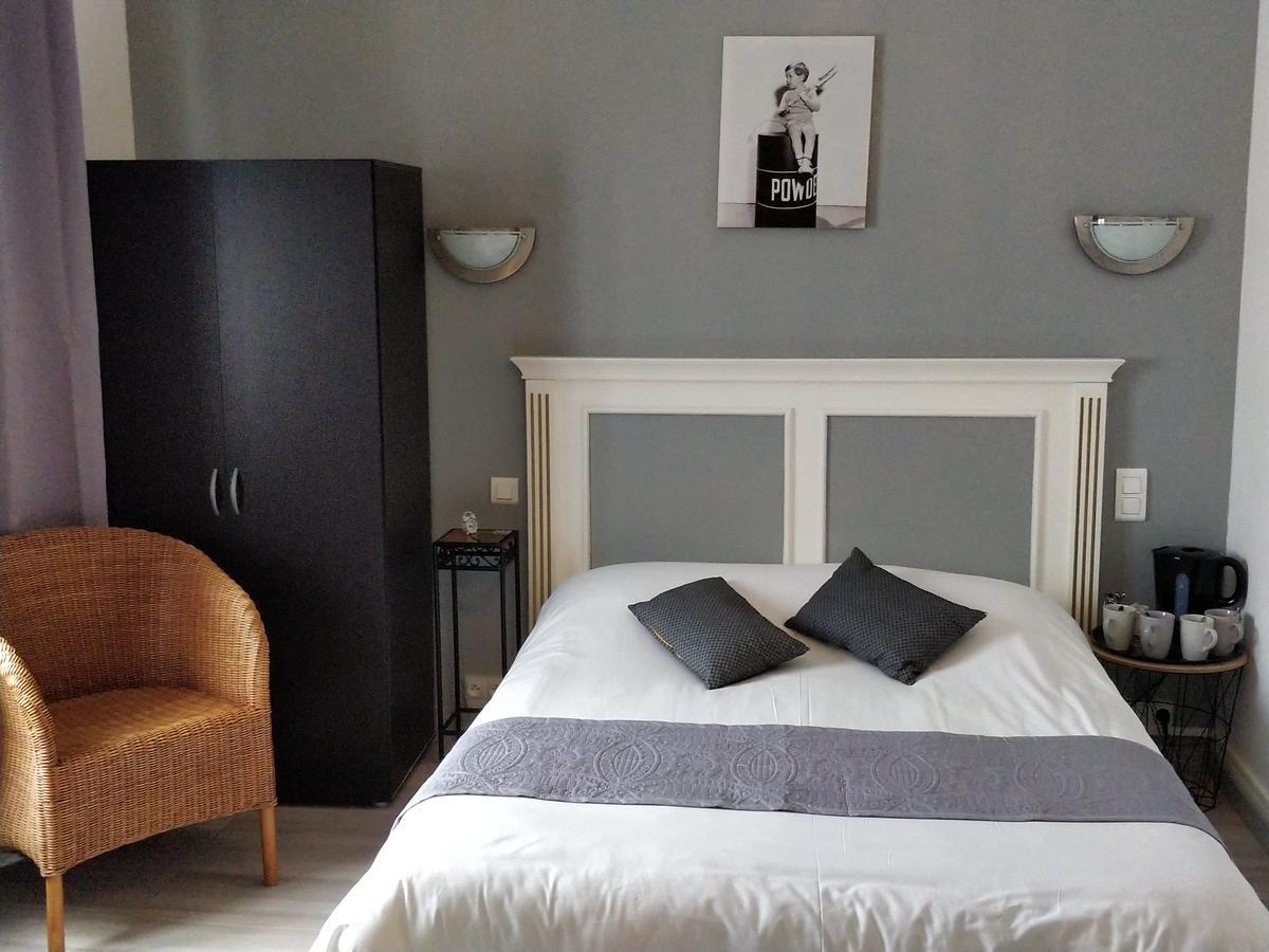 Les Grands Voyageurs Hotel Concarneau Bagian luar foto